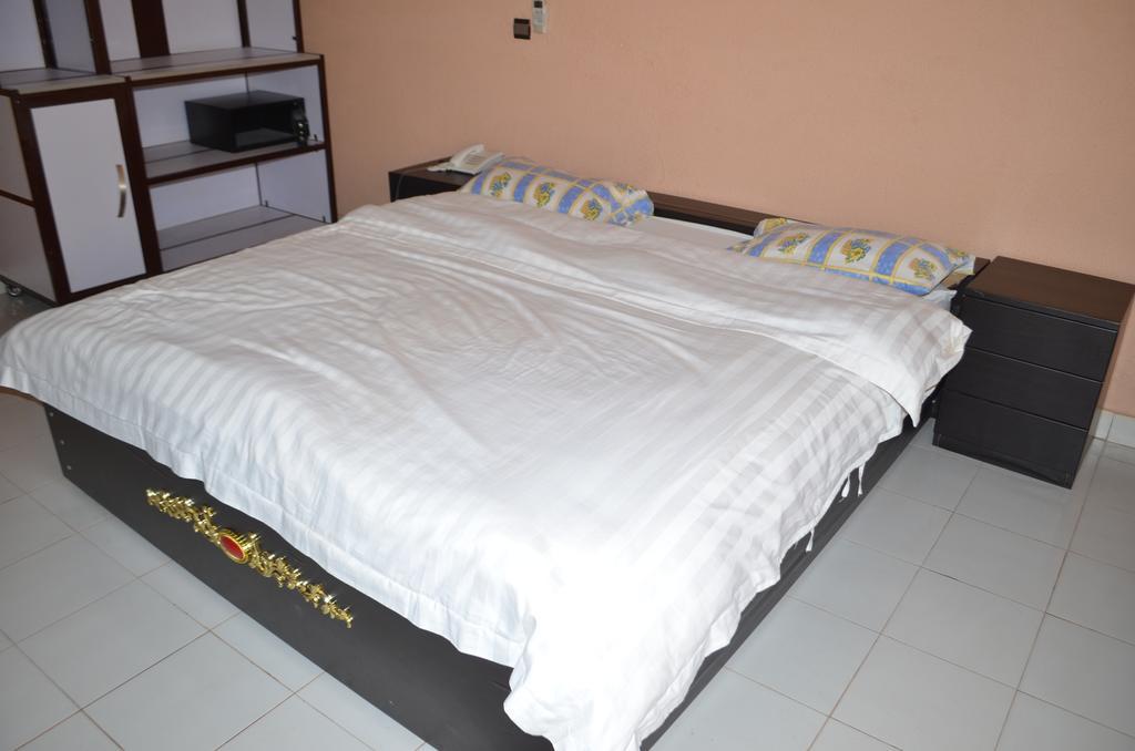 Ouaga Beach Hotel Ouagadougou Luaran gambar